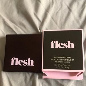 Flesh to flesh highlighting powder